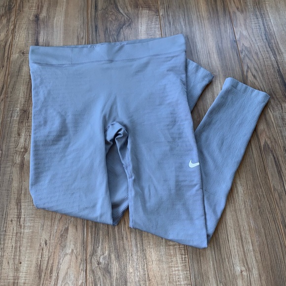 Nike Pants - ✭3/$25 Nike pro hyperwarm gray leggings